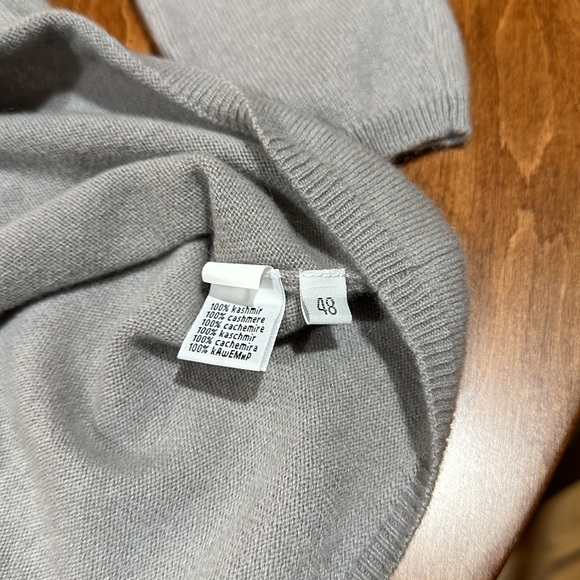 Italian cashmere turtleneck sweater - Picture 4 of 4